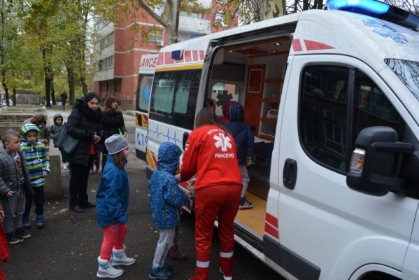Служба хитне медицинске помоћи у вртићима “Бамби” и “Цврчак”